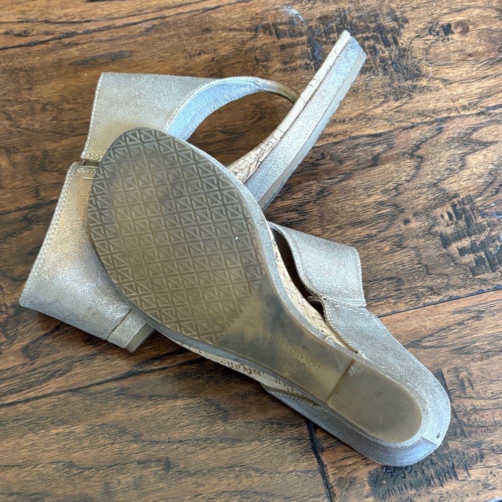 DONALD PLINER Champaign Women's Wedge Sandals - Picture 2 of 4